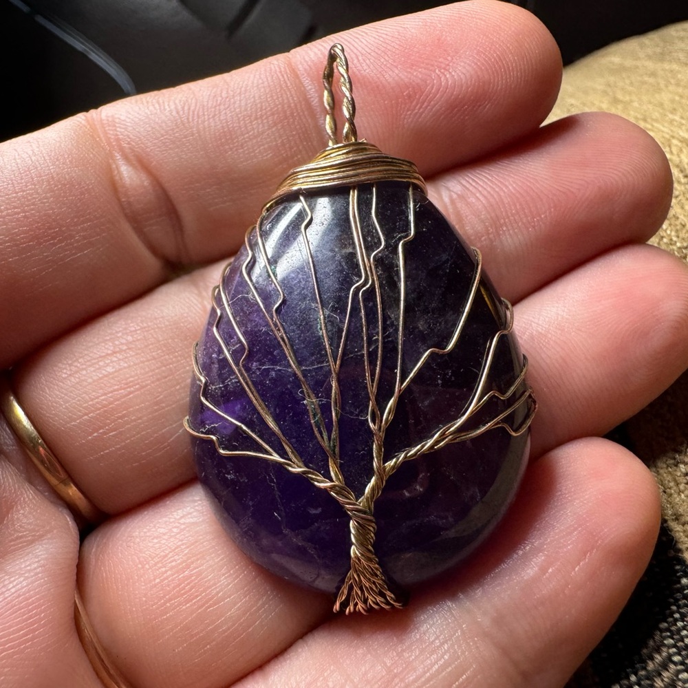 Amethyst and copper tree of life wire wrapped pendant


G6